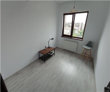 Apartament Nou 3 camere  de vanzare  Centru