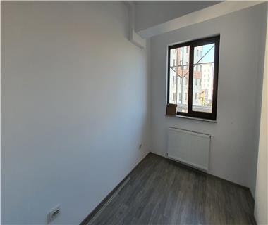 Apartament Nou 3 camere  de vanzare  Centru