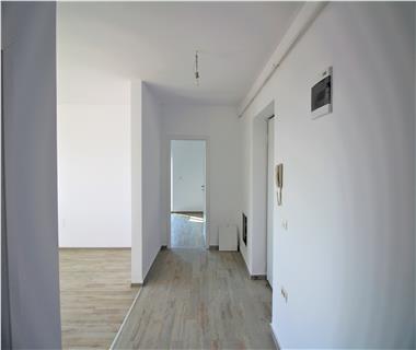 Apartament Nou 3 camere  de vanzare  C.U.G.