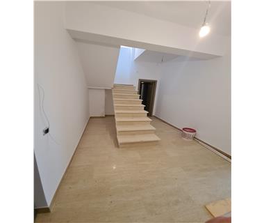 Apartament Nou 3 camere  de vanzare  Centru