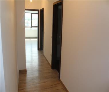 Apartament Nou 3 camere  de vanzare  C.U.G.