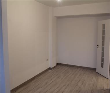 Apartament Nou 3 camere  de vanzare  C.U.G.