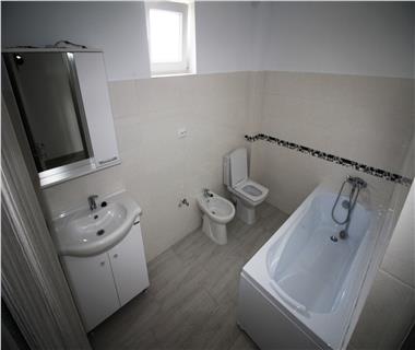 Apartament Nou 3 camere  de vanzare  Lunca Cetatuii