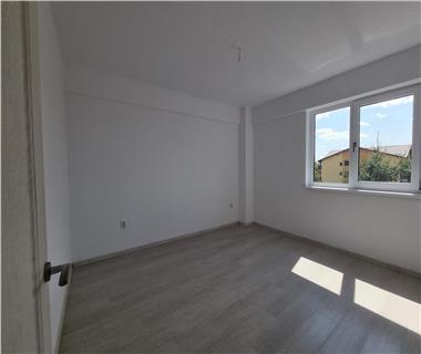 Apartament Nou 3 camere  de vanzare  C.U.G.