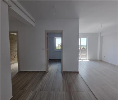 Apartament Nou 3 camere  de vanzare  C.U.G.