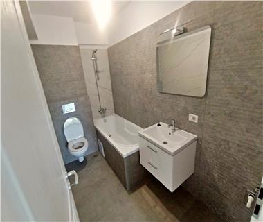 Apartament Nou 3 camere  de vanzare  Nicolina  C.U.G.