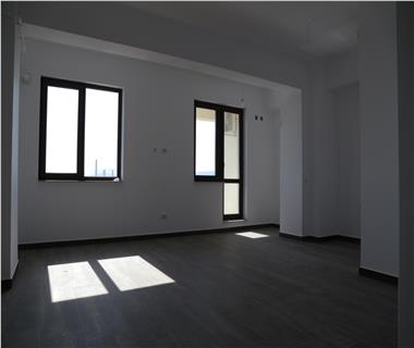 Apartament Nou 3 camere  de vanzare  Centru