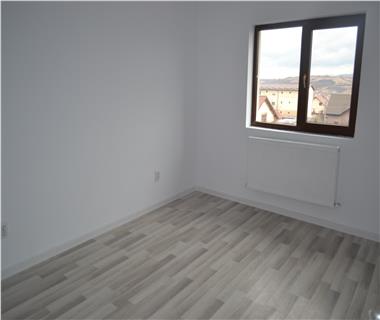 Apartament Nou 3 camere  de vanzare  Lunca Cetatuii