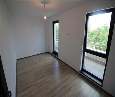 Apartament Nou 3 camere  de vanzare  Nicolina