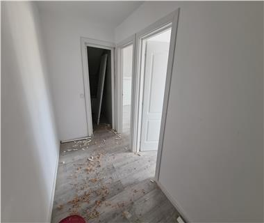 Apartament Nou 4 camere  de vanzare  Bucium  Hlincea