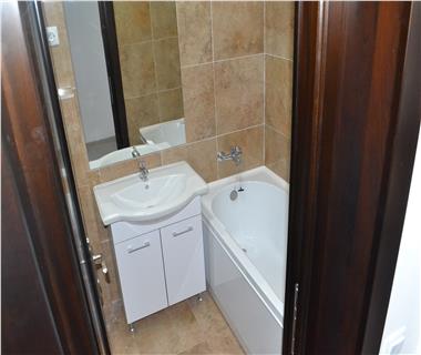 Apartament Nou 3 camere  de vanzare  Centru