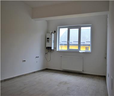 Apartament Nou 4 camere  de vanzare  C.U.G  Valea Adanca